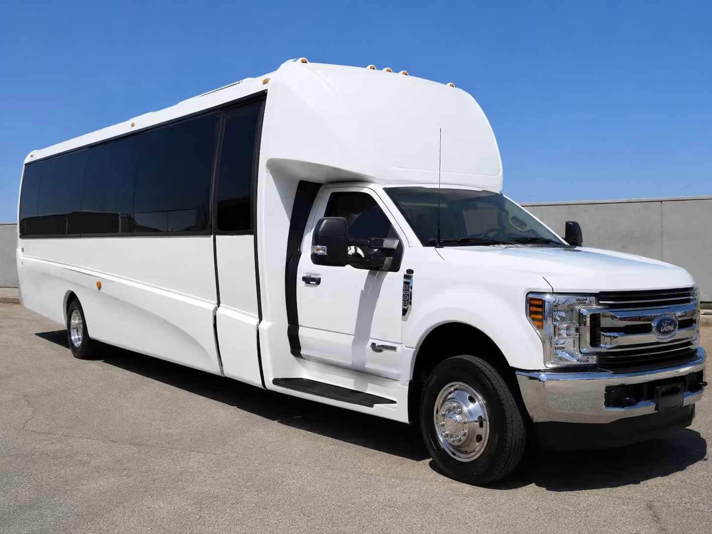 15 passenger minibus